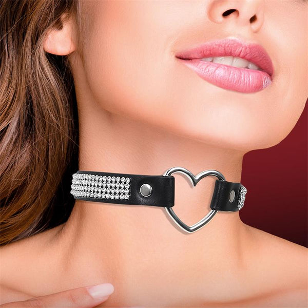 Collar con Corazón y Pedrería Estilo Choker Cuero Vegano Talla Única - Kinkyloov