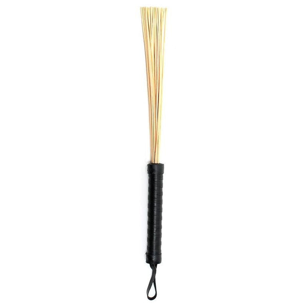 Flogger con tiras de ratán - Kinkyloov
